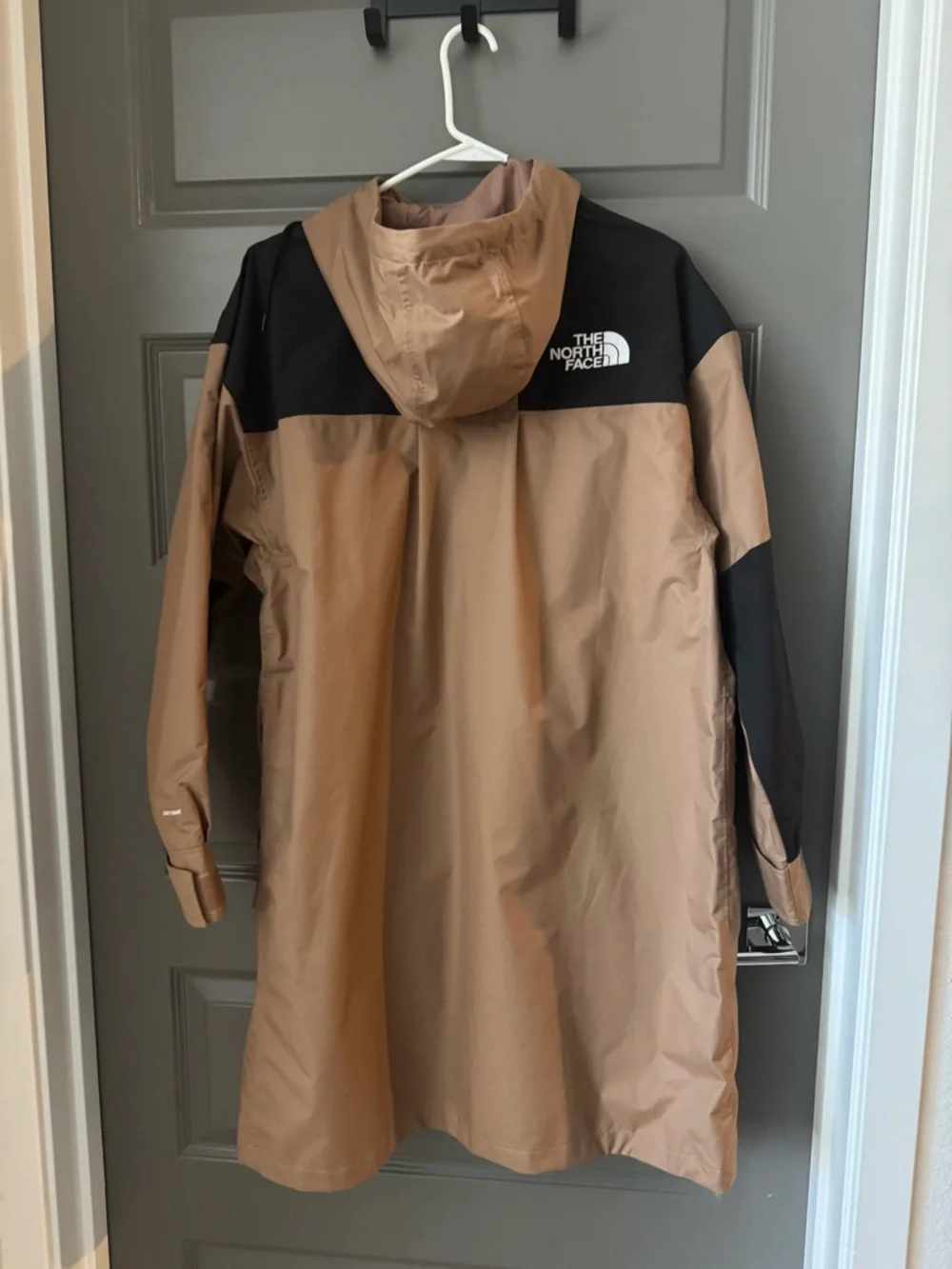 Reign on Parka - Picture 3 of 8